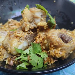ซี่โครงหมูทอดกระเทียม