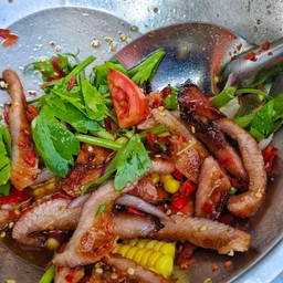 ยำคอหมูย่าง