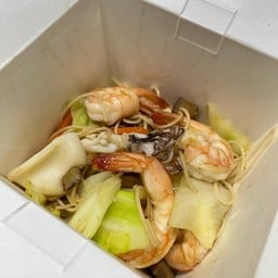 หมี่ฮ่องกงทะเล (กุ้ง+หมึก) ผัดผักรวม