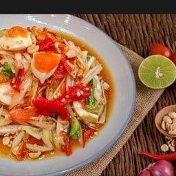 ส้มตำไทยไข่เค็ม