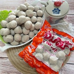 ลูกชิ้นจัมโบ้ลวกลอยน้ำ ชุดละ50 / 7ลูก