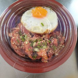 ชุดหมูสันในผัดกิมจิไข่ดาว