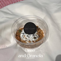กรีกโยเกิร์ตโอริโอ+กราโนล่า