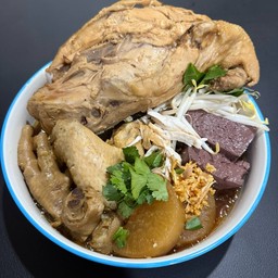 ต้มเส้นอุดร ครัวระเบียง