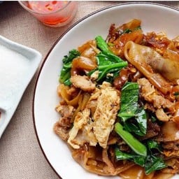 ผัดซีอิ๊วเนื้อ