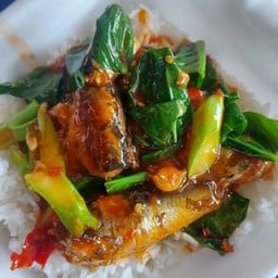 ข้าวคน้าปลากระป๋อง