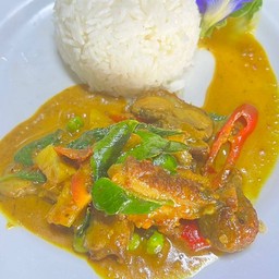 ข้าวราดแกงเผ็ดเป็ดย่าง