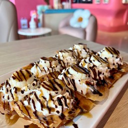 โรตีวิปปิ้งครีม   Roti + Whipped Cream