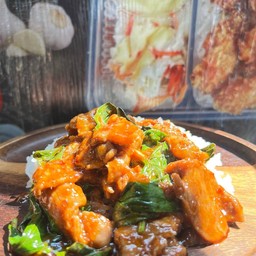 พริกแกงเนื้อราดข้าว