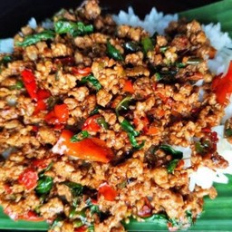กะเพราหมูสับ_ราดข้าว