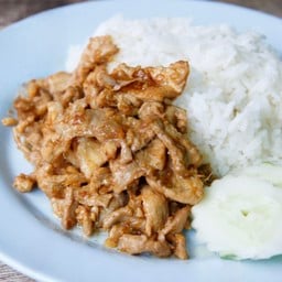 ข้าวหมูทอดกระเทียม