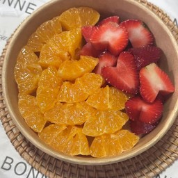 ส้ม+สตอเบอรี่ พร้อมทาน