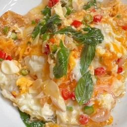 ข้าวไข่ขยี้-พริกสด โหรพา