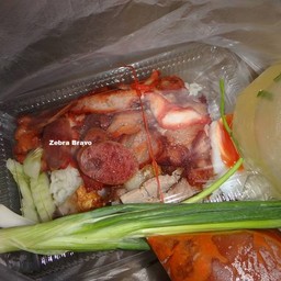 ส.บะหมี่หมูกรอบนุ่มชาชู ตลาดพุงกาง