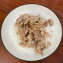 ข้าวหมูกระเทียม
