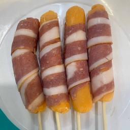 ใส้กรอกพันเบคอน