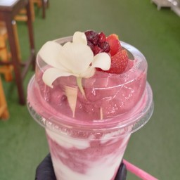 มิกซ์เบอรี่โยเกิร์ตสมูทตี้