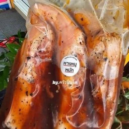 หางหมูหมักพริกไทยดำ