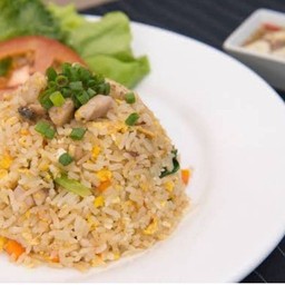 ข้าวผัดคะน้าปลาเค็ม