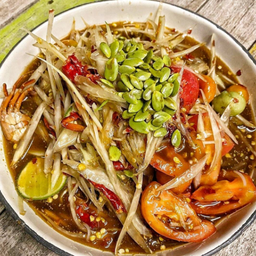 ตำปูปลาร้า (Papaya Salad with Crab and Fermented Fish)