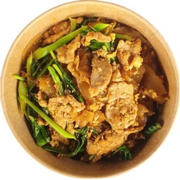 เส้นใหญ่ผัดซีอิ้ว หมูชิ้น