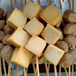 เต้าหู้ลูกเต๋า