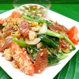 ข้าวผัดไก่เชียง ฟรีน้ำซุป