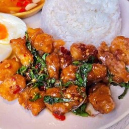[เซตสุดฮิต] ข้าวกะเพราไก่กรอบ + กะเพราเนื้อสามแดดทอด