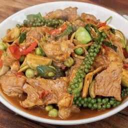 กับ/ผัดฉ่ากระดูกหมูอ่อน