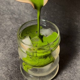 Pure UJI Matcha Coconut มะพร้าวสดแท้ ไม่ไซรัป เกรดพิธีการ