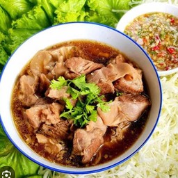 หมูตุ่น พร้อมน้ำจิ้ม 3 รส