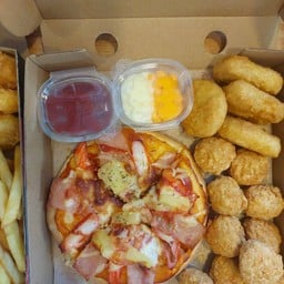 Pizza S + นักเก็ต + ไก่ป๊อบ