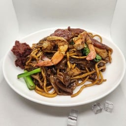 Char Kway Teow 血蚶炒粿条 ชาก๋วยเตี๋ยว