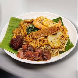 Stir Fried Dry Laksa with Cockles ผัดลักซาแห้ง招牌干炒叻沙