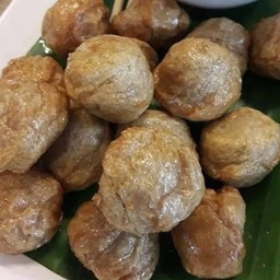 ลูกชิ้นเนื้อทอด