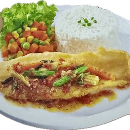 ข้าวปลาทอดซอสขี้เมา