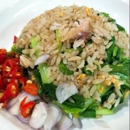 ข้าวผัดคะน้าปลาเค็ม