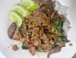 ข้าวผัดกระเพราตับ