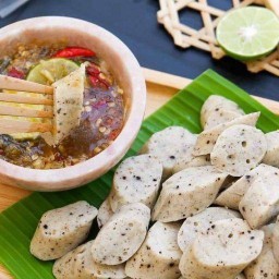 หมูยออุบลไร้แป้ง-เอกชัย