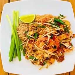 Siamhut Thai Restaurants ปากทางเขาตาโล ห่างจากถนนสุขุมวิท50เมตร ร้านอยู่ซ้ายมือ