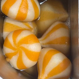 ลูกชิ้นกุ้ง 1 ชิ้น