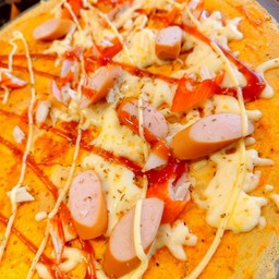 พิซซ่าชีสไส้กรอกปูอัดโรยออริกาโน่