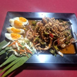 ยำถั่วพูกุ้ง