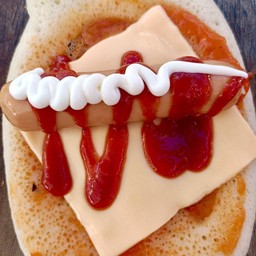 2 ชิ้นไส้ซอสพิซซ่า+ไส้กรอก+ชีสแผ่น