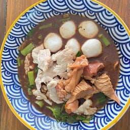 เกาเหลาหมูรวม (พิเศษ)