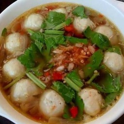 ต้มแซ่บลูกชิ้นเนืั้อ