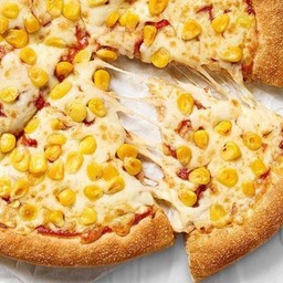 พิซซ่าหน้าข้าวโพดอบชีส