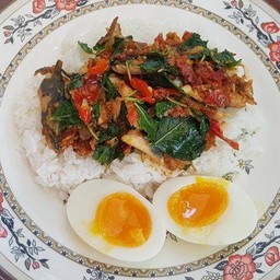 ข้าวผัดกระเพราปลาทู (ไม่รวมไข่)