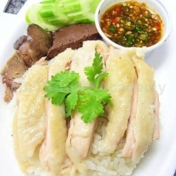 ข้าวมันไก่นายเก๋//กะเพรา//อาหารตามสั่ง//