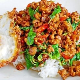 กะเพราราดข้าว